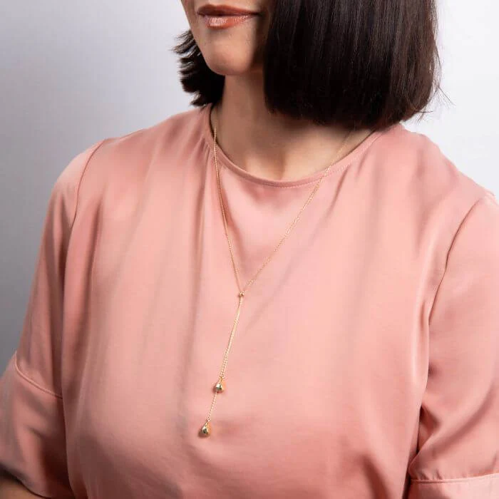 Organic Teardrop Lariat Necklace in 9ct Gold - Image 2